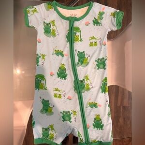 Little Sleepies shorty in print Leaping Love